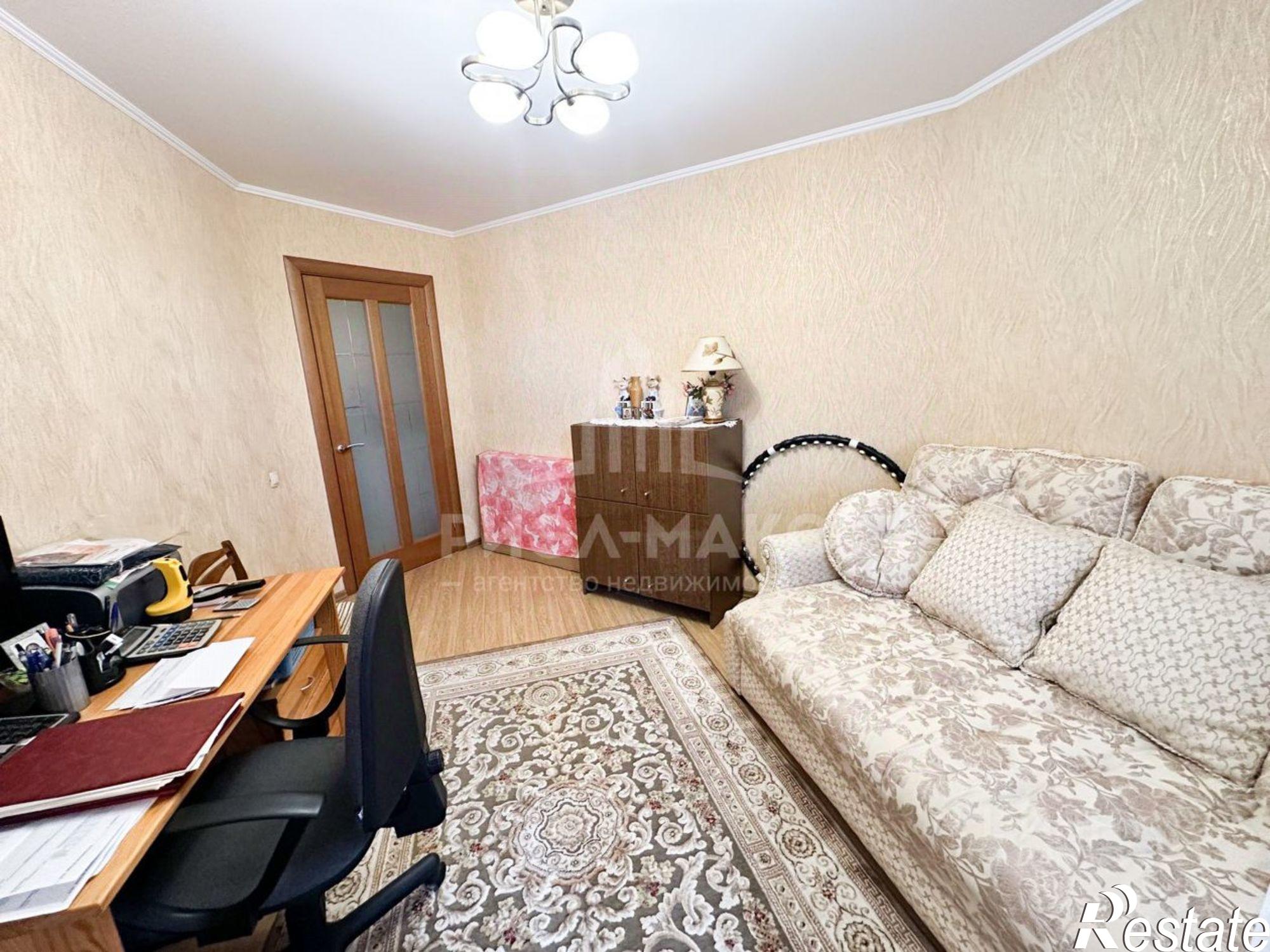 Купить квартиру за 7 450 000 рублей на Брянский район, Московский мкр, д.44