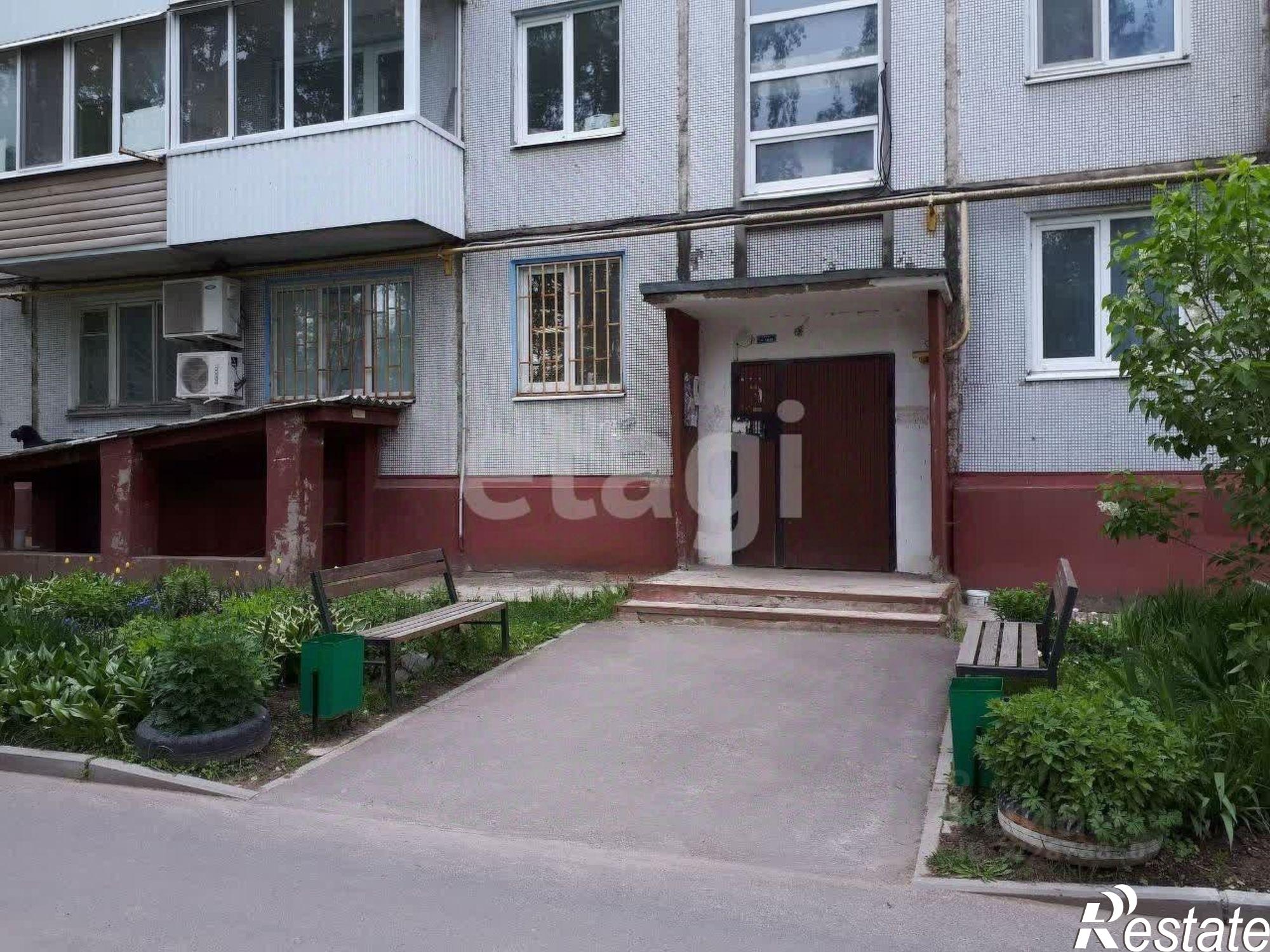 Купить квартиру за 2 130 000 рублей на Дятьковский район, Дятьково