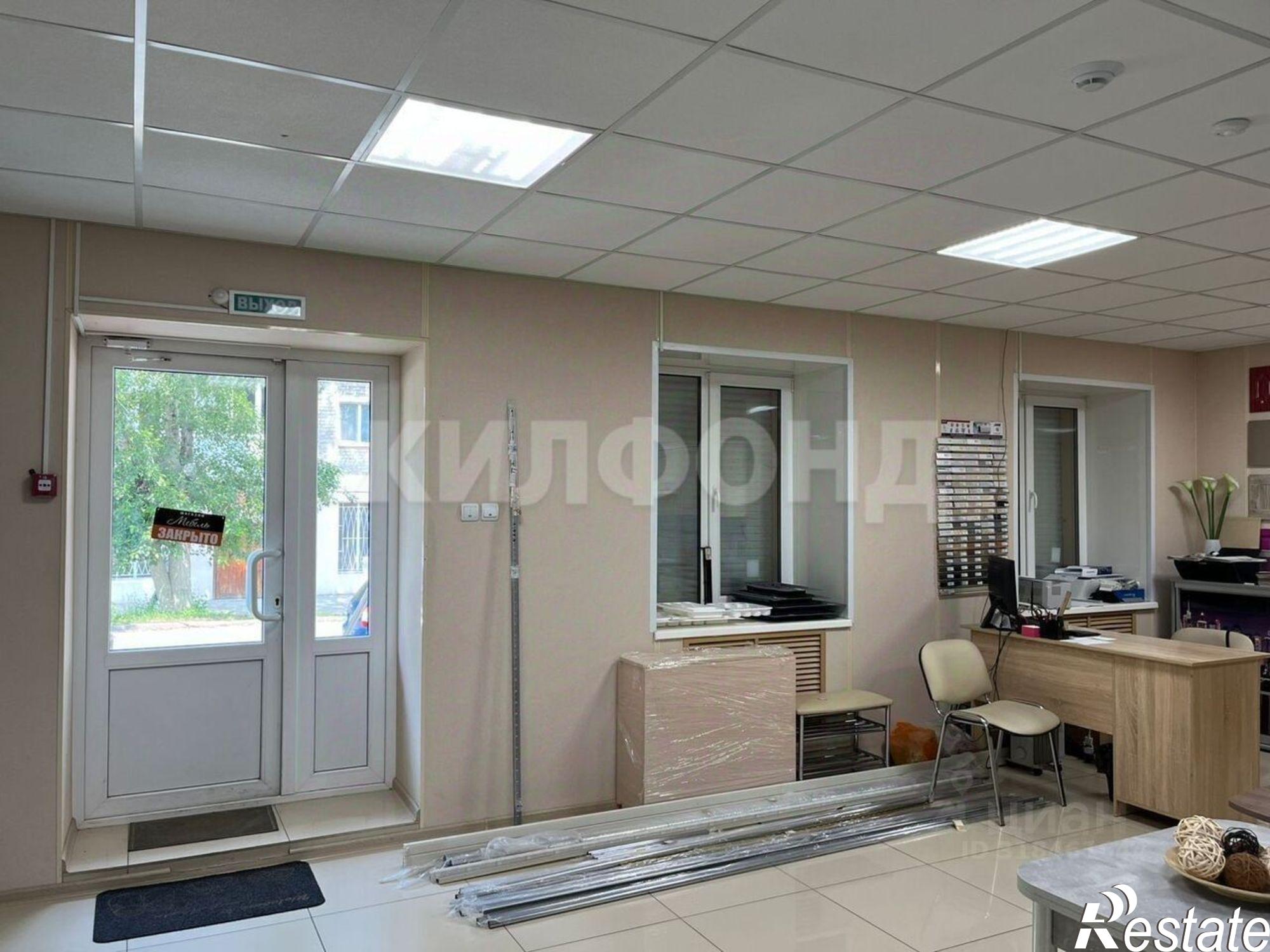 Купить торговое помещение за 3 500 010 рублей на Дятьково, улица Мира, 1