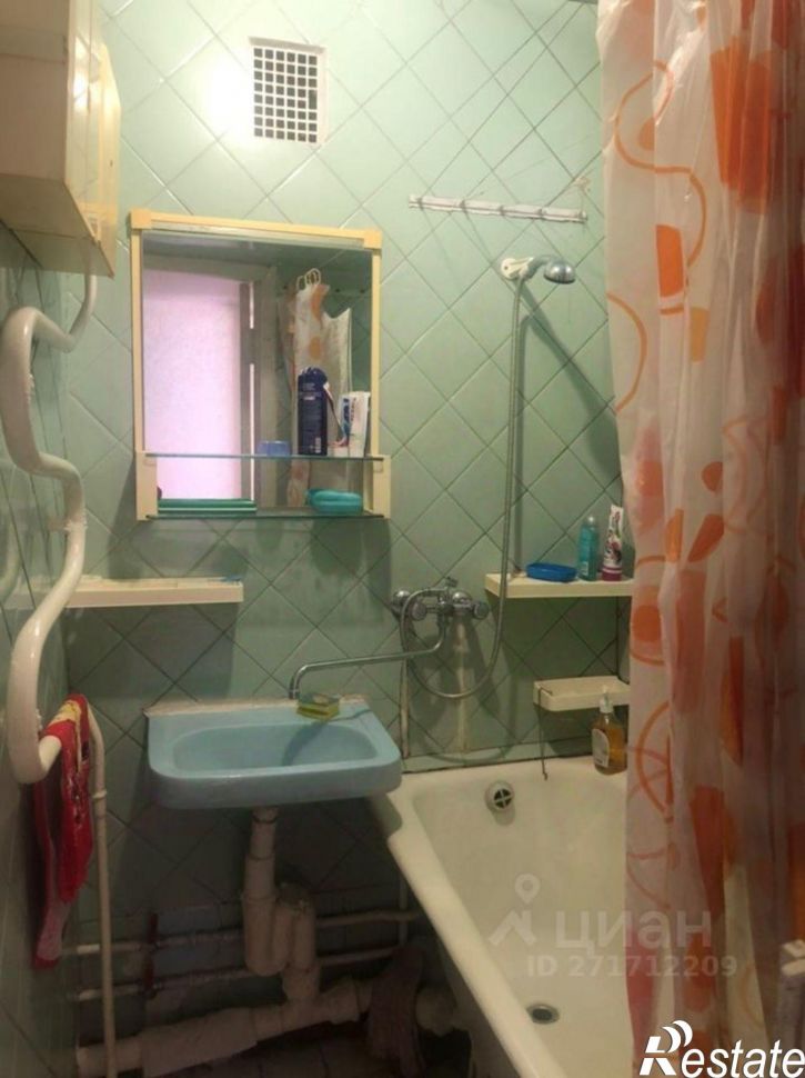 2-комн квартира улица Генерала Петренко, 4,  д. 4