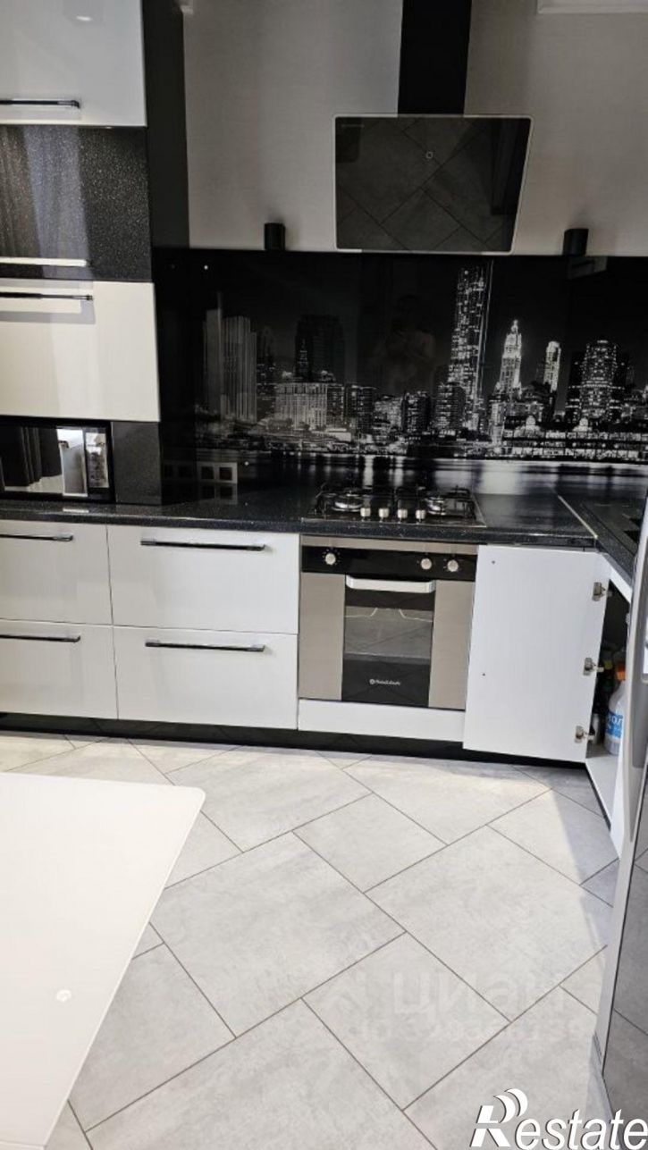 3-комн квартира улица Володарского, 17Е/1,  д. 17Е/1