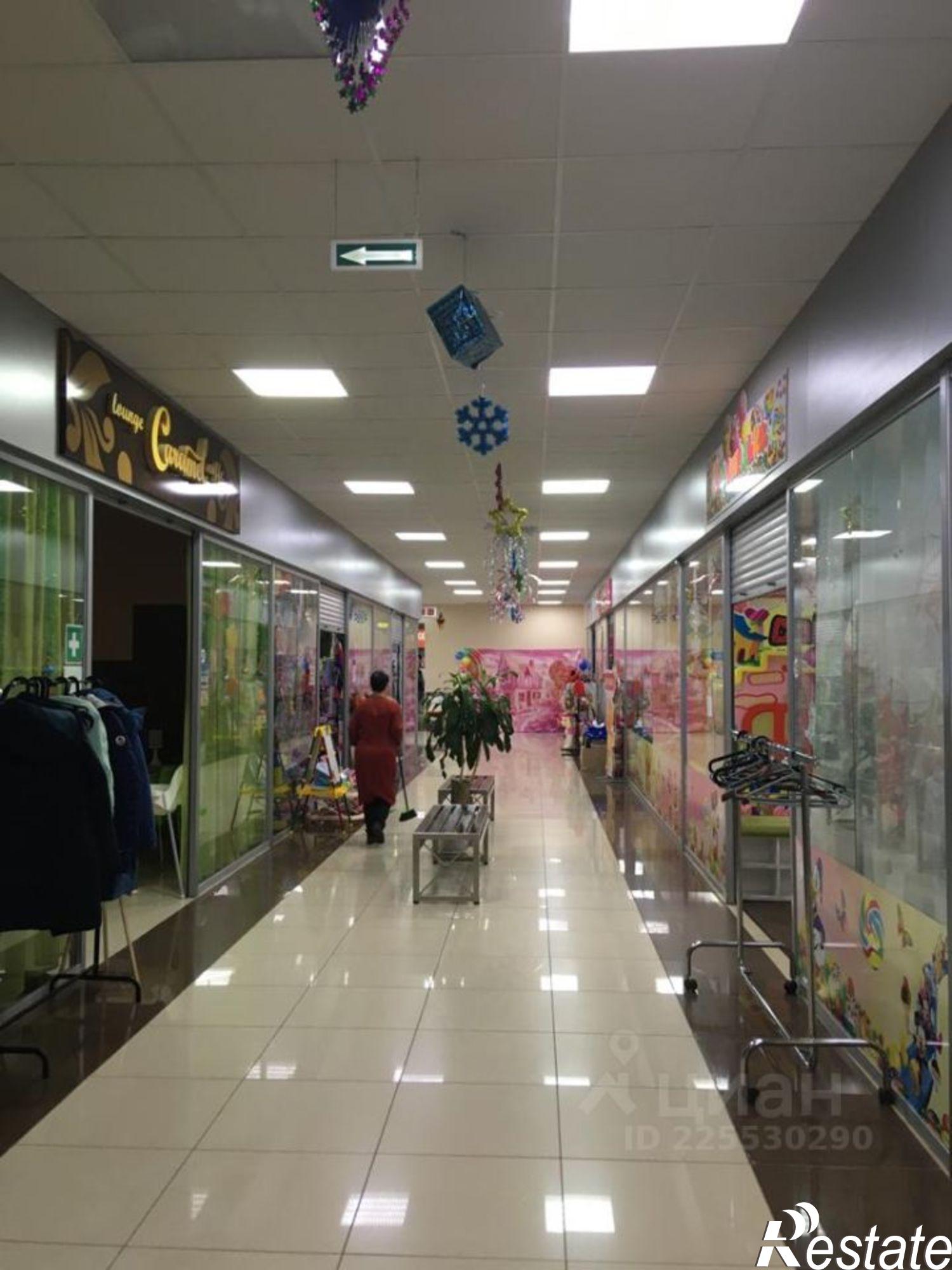 Сдать торговое помещение за 23 653 рублей на улица Карла Маркса, 4