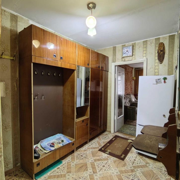 3-комн квартира улица Генерала Петренко, 2