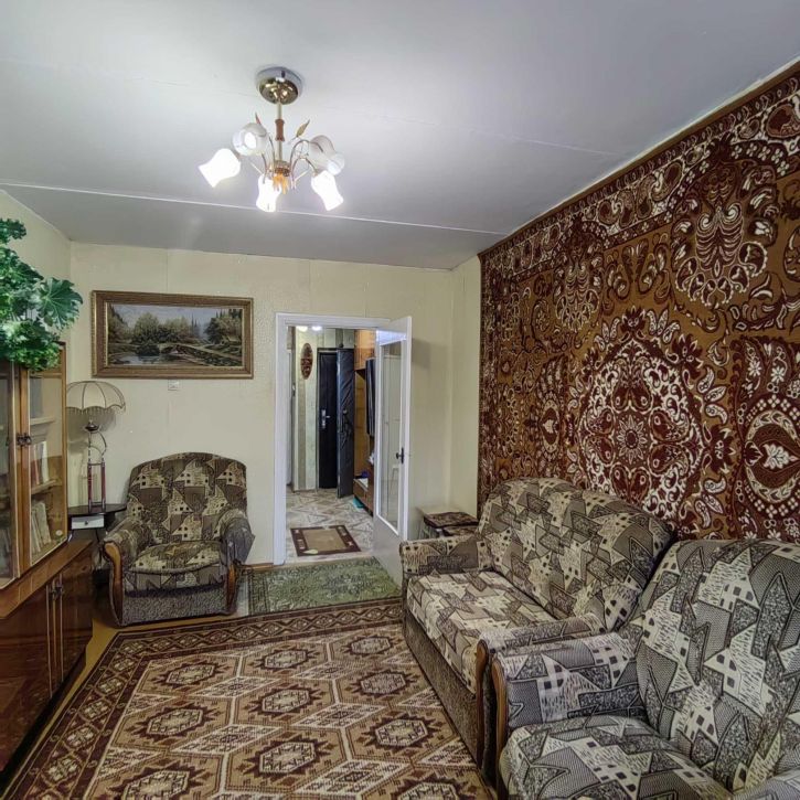 3-комн квартира улица Генерала Петренко, 2