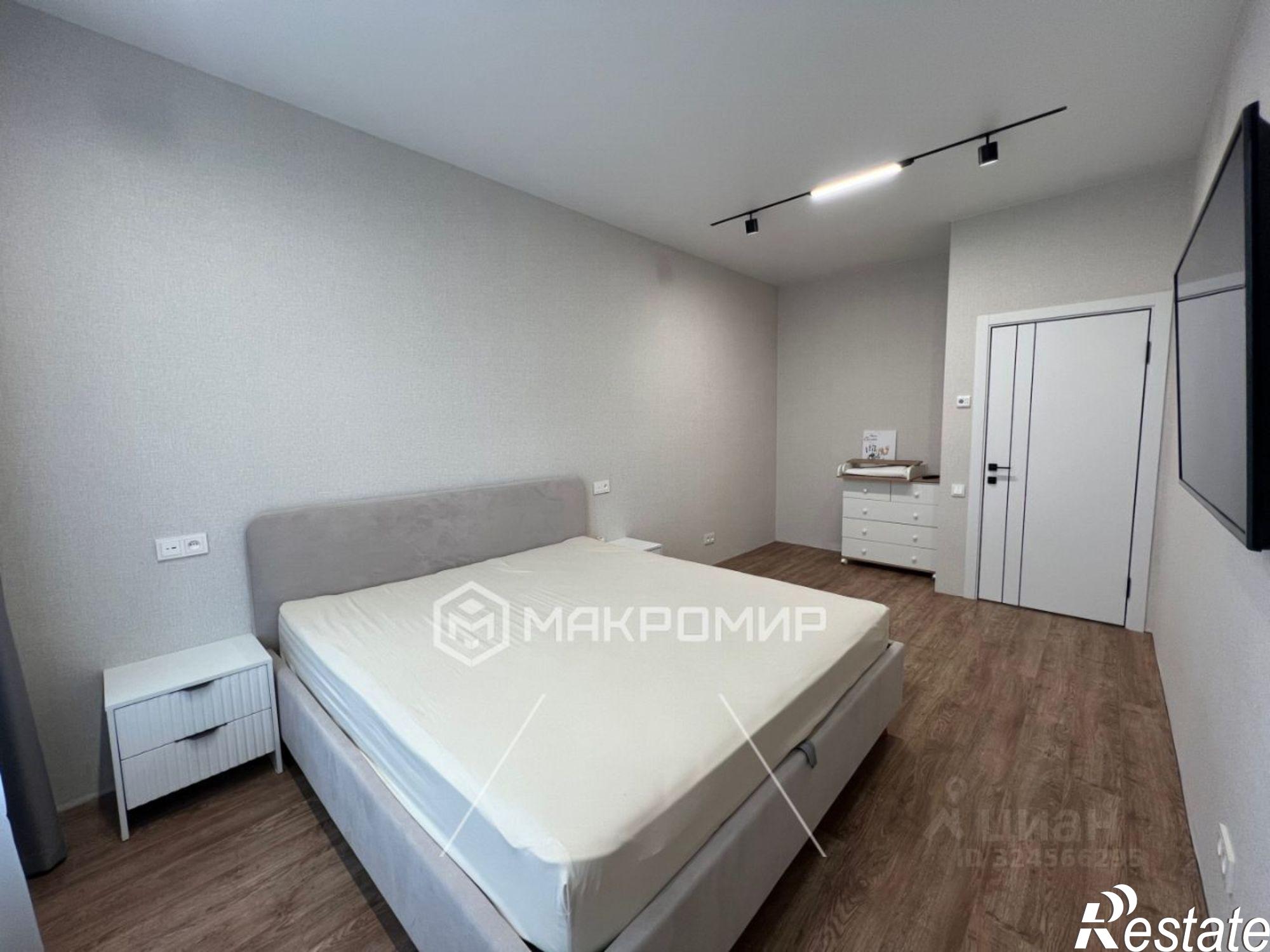 Купить квартиру за 6 200 000 рублей на Брянский район, Мегаполис-Парк мкр