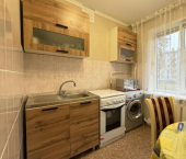 2-комн, 45кв м, этаж 1/5 улица Горбатова, 17