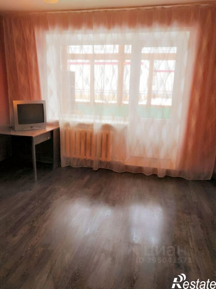 2-комн квартира Школьная улица, 1,  д. 1