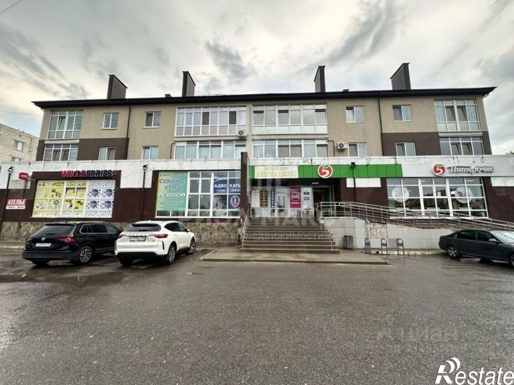 Торговое помещение пр-кт Доброславина, 17,  д. 17