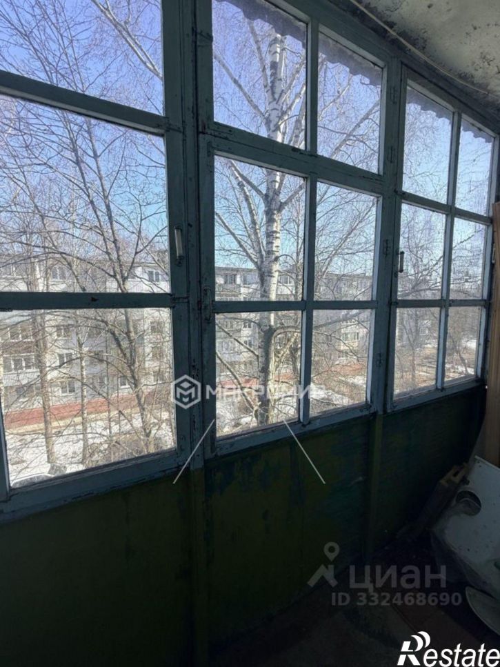 2-комн квартира ул Вали Сафроновой, 3,  д. 3