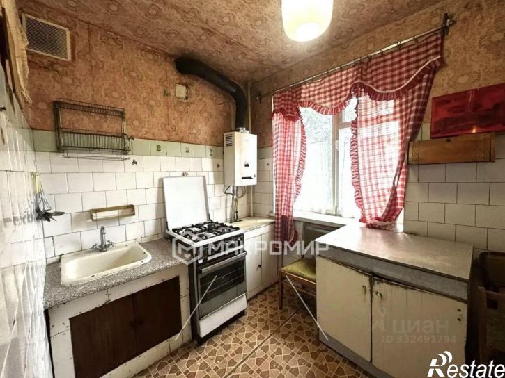 4-комн квартира ул Дзержинского, 8,  д. 8