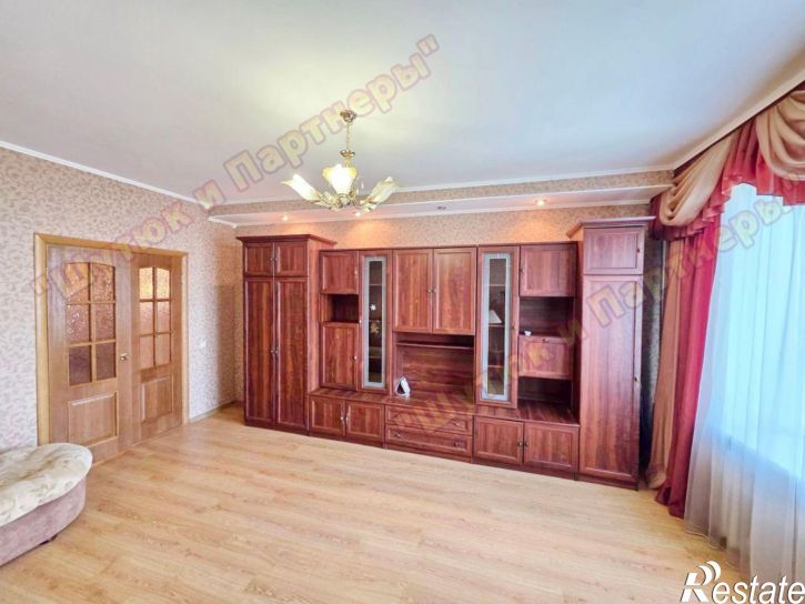 3-комн квартира Рославльская, 6