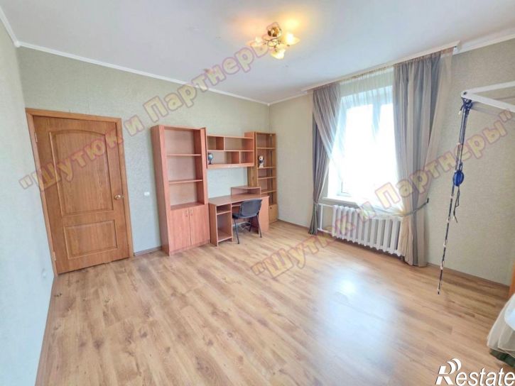3-комн квартира Рославльская, 6