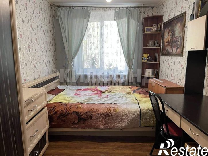 3-комн квартира 12-й микрорайон, д.1